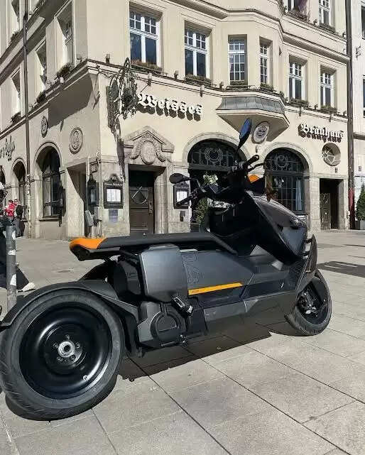 BMW CE 04-2